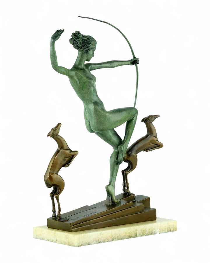 Bronzeskulptur der Diana, der Jägerin, mit springenden Rehen – nach Bouraine