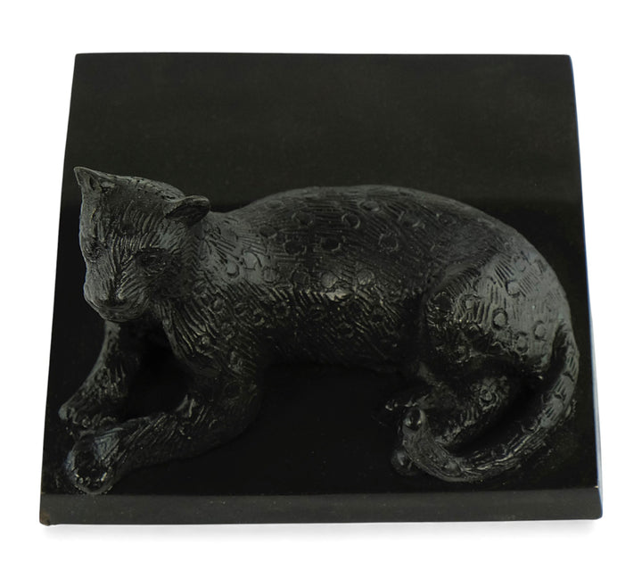 Vintage bronzen deurstopper met een liggende luipaard
