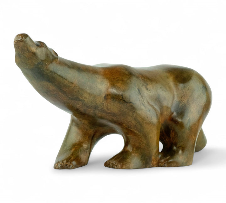 Bronzen beeld van een ijsbeer van de gieterij Pierre Chenet
