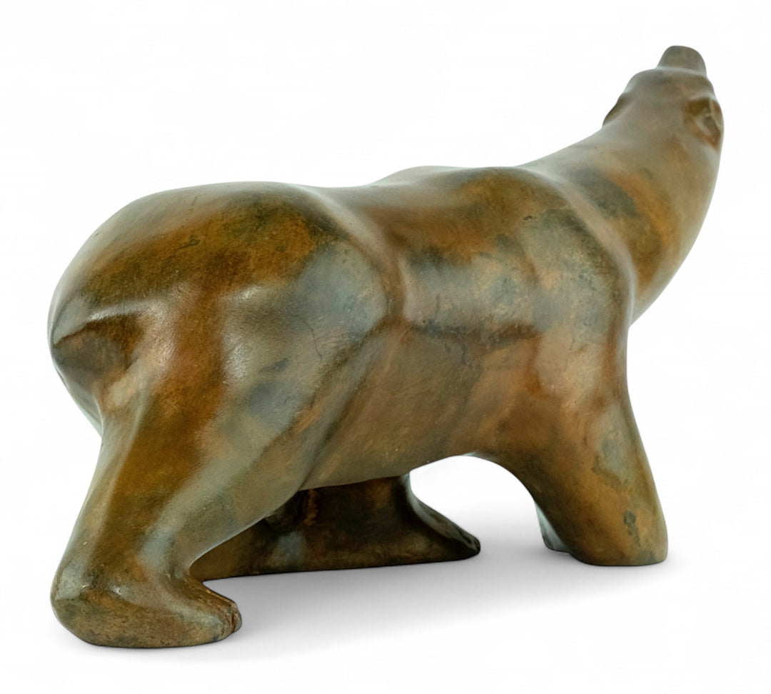 Bronzen beeld van een ijsbeer van de gieterij Pierre Chenet