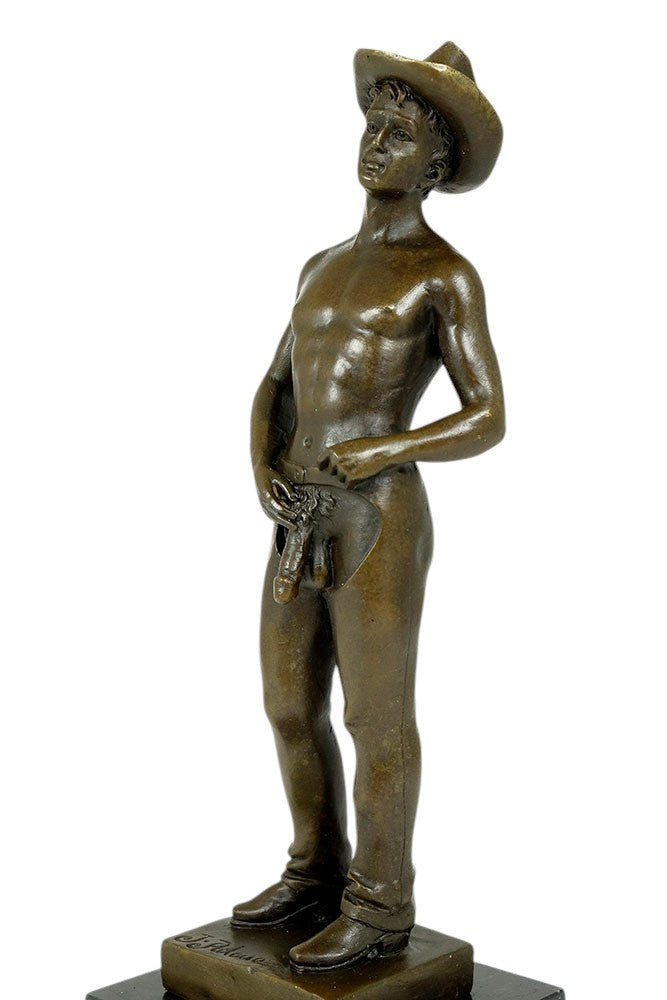 Escultura de bronce de un vaquero gay