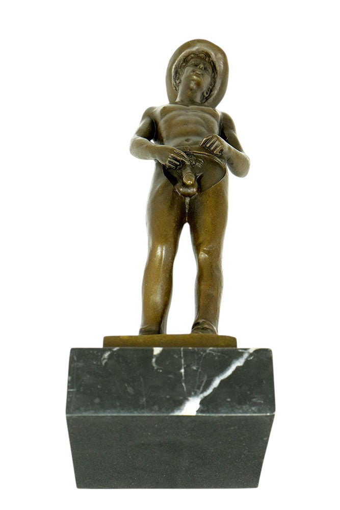 Escultura de bronce de un vaquero gay