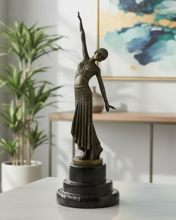 Scultura in bronzo di Mata Hari ispirata a D.H. Chiparus