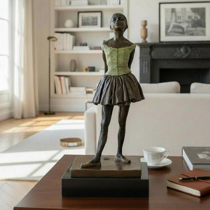 Bronzeskulptur der „Kleinen Tänzerin von vierzehn Jahren“ nach Degas