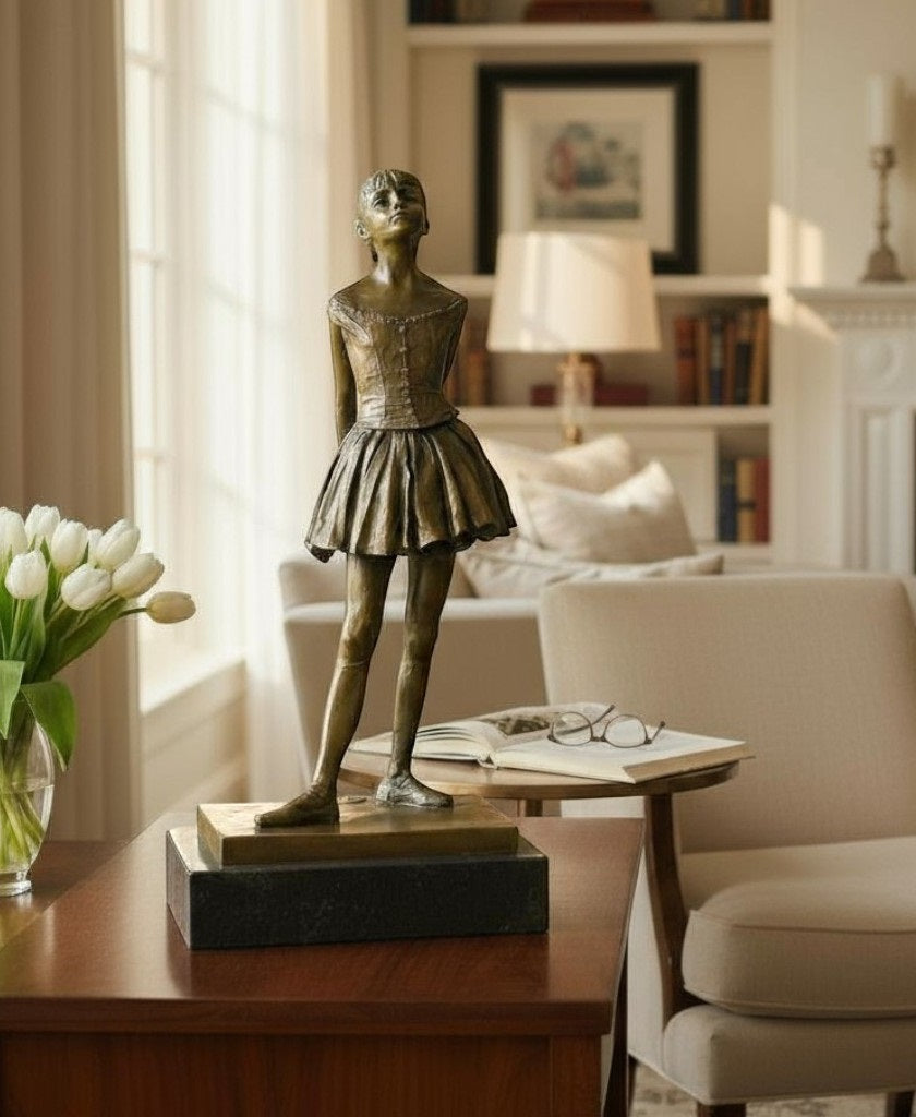 Escultura de bronce “La pequeña bailarina de catorce años” inspirada en Degas