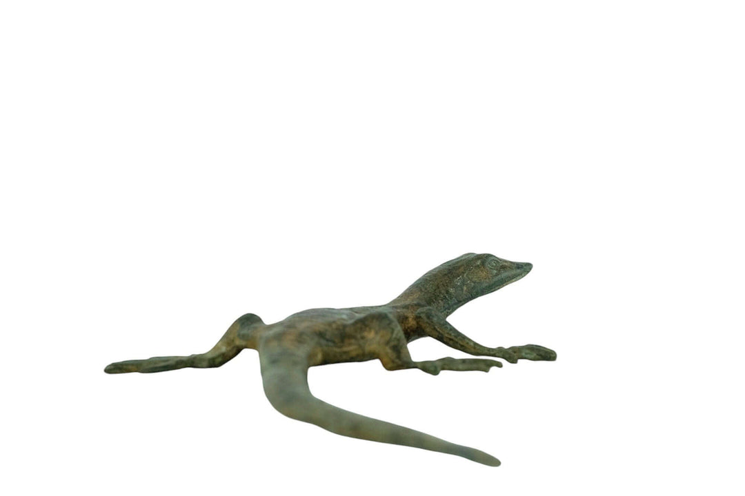 Bronze sculpture of a lizard by Pierre Chenet foundry, 17 cm long with authentic patina, decorative animal art.