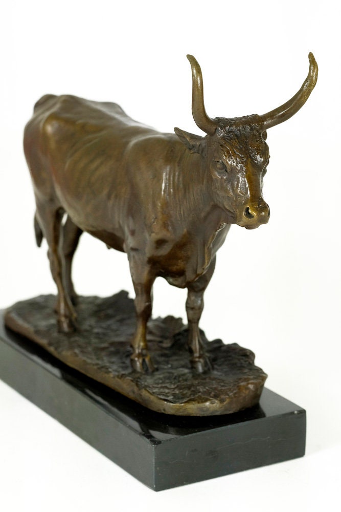Bronze Sculpture of a Standing Bull with Big Horns - Home Deco Statue - Animal Art Figure