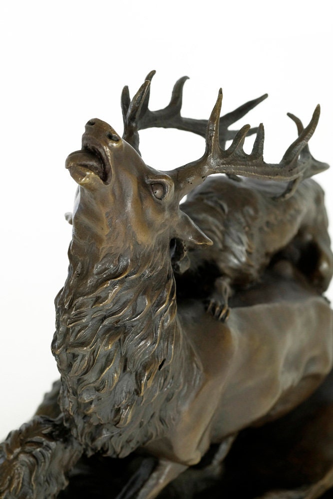 Impressive Bronze Sculpture of Hounds Attacking a Deer Animal Art Statue Bronze Wildlife Sculpture Hunting Sculpture Hunting Decoration Deer