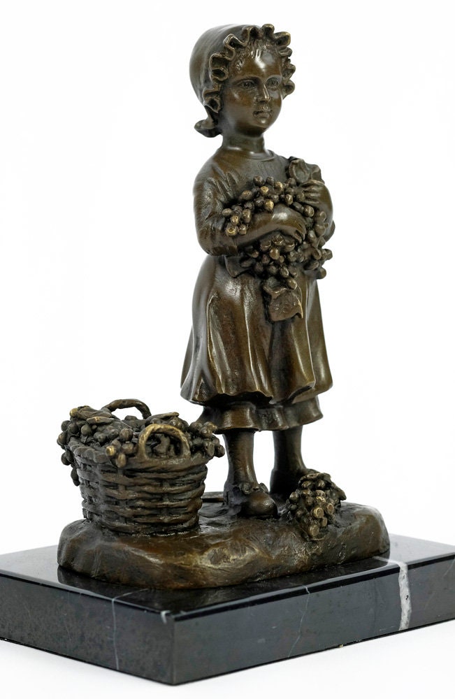 Bronze Sculpture of a Grape Harvest Young Girl Harvesting Grapes Bronze Statue Wine Lovers Gift Vineyard Art Wine Decoration French Decor