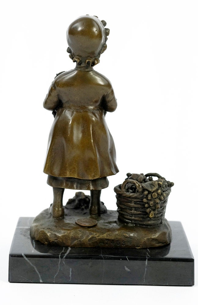 Bronze Sculpture of a Grape Harvest Young Girl Harvesting Grapes Bronze Statue Wine Lovers Gift Vineyard Art Wine Decoration French Decor
