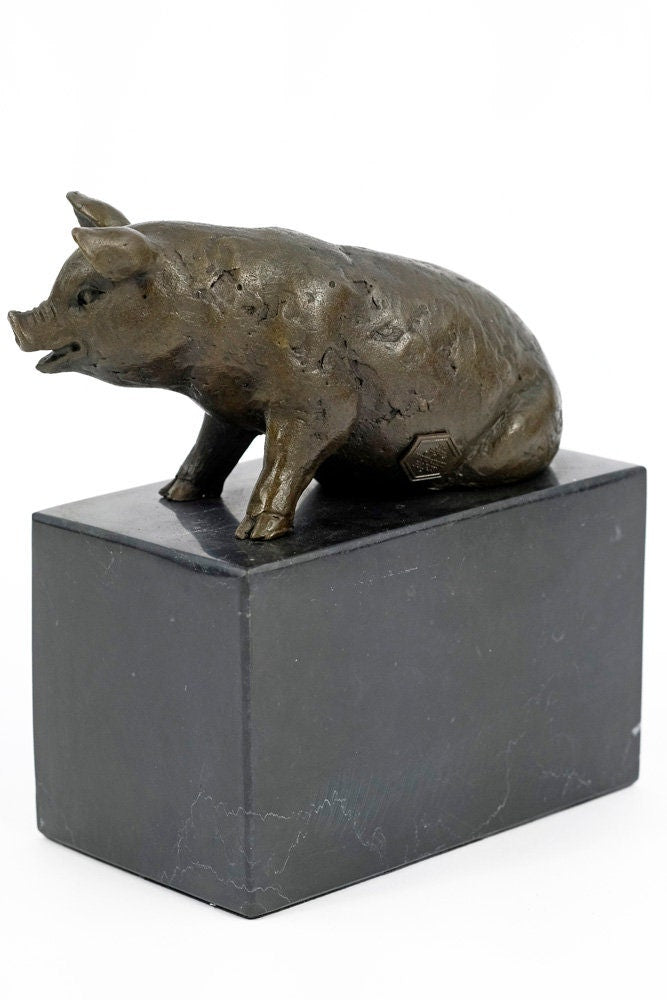 Bronze Pig Sculpture Sitting Pig Figurine Farm Animal Art Statue Pig Art Bronze Piglet Sculpture Piggy Statue Farm Animal Decoration