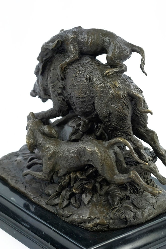Bronze Wild Boar Statue Hounds Attacking Boar Sculpture Bronze Hunting Sculpture Hunting Decoration Animal Art Figurine Bronze Wild Boar