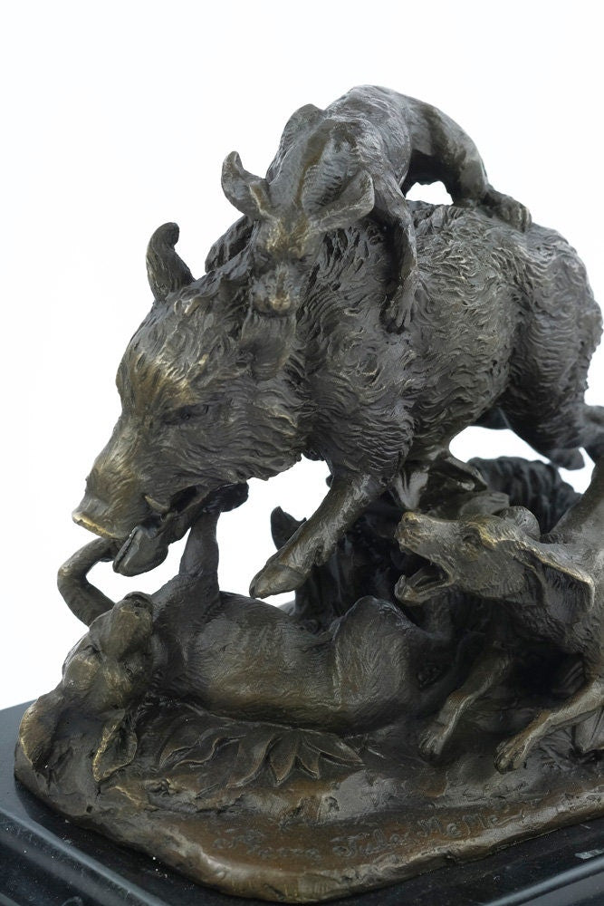 Bronze Wild Boar Statue Hounds Attacking Boar Sculpture Bronze Hunting Sculpture Hunting Decoration Animal Art Figurine Bronze Wild Boar