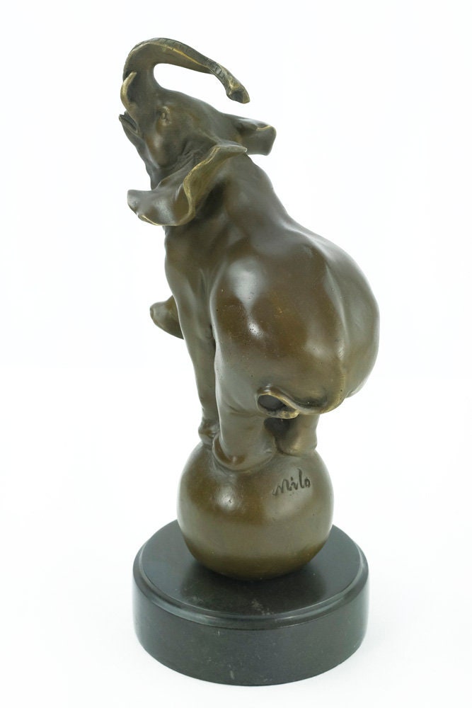 Bronze Elephant Sculpture Elephant Balancing on Ball Statue Circus Decor Bronze Elephant Art Statue Animal Art Figurine Bronze Animal Statue