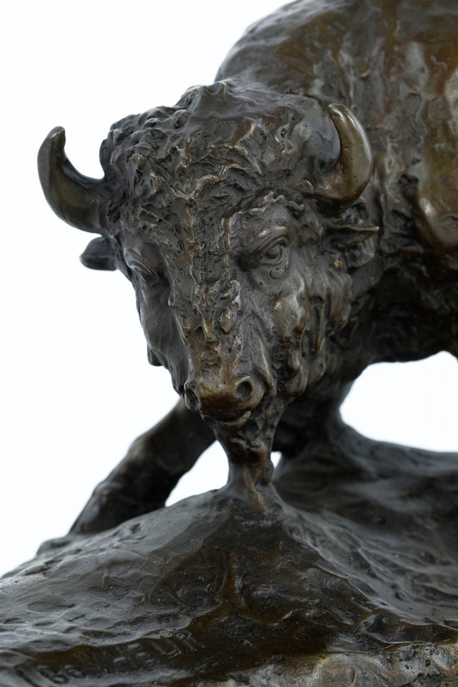 Large Bronze Sculpture of a Bear Fighting a Bison Animal Art Figurine Bronze Bison Statue Wildlife Sculpture Hunting Decoration Bronze Bear