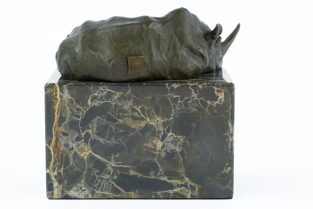 Bronze Rhino Sculpture Animal Art Figurine Lying Rhino Statue Bronze Wildlife Sculpture Rhinoceros Sculpture Rhino Decoration Rhino Art