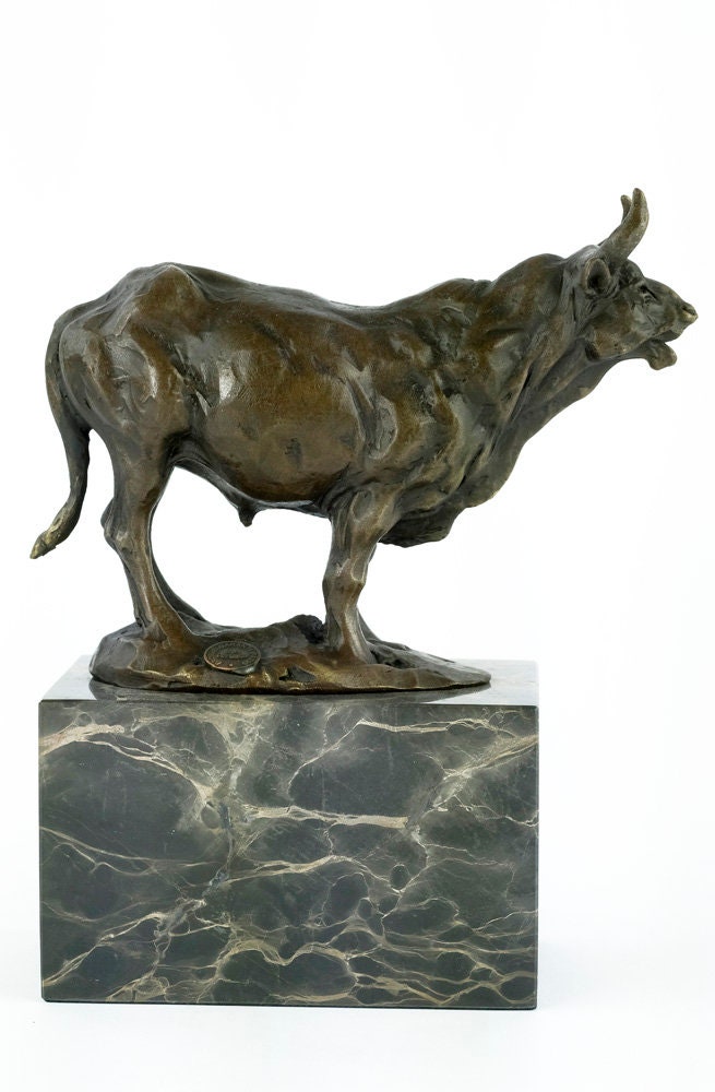 Bronze Bull Sculpture Standing Bull Statue Animal Art Figurine Bull Decoration Bull Horns Bronze Bull Figurine Animal Bronzes Milo Art
