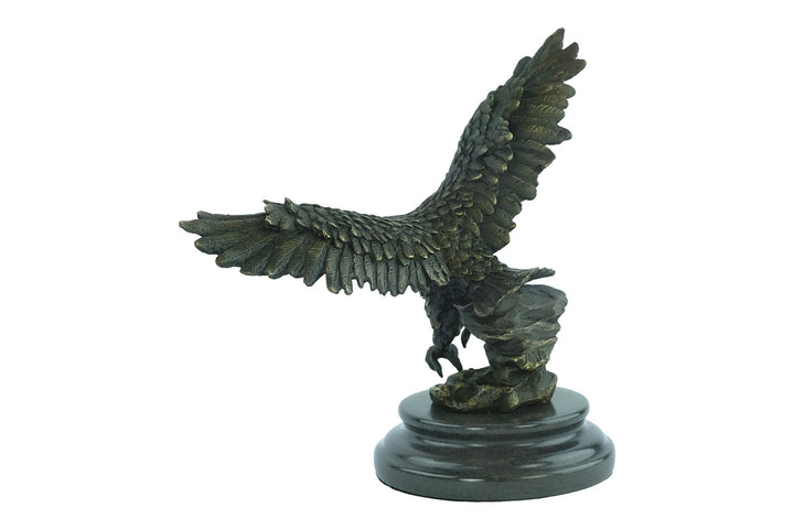 Bronze Eagle Statue Eagle with Wings Spread Sculpture in Bronze Hunting Decoration Wildlife Figurine Bald Eagle Sculpture Animal Art Statue
