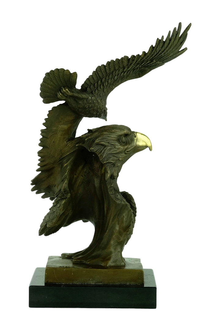 Bronze Eagle Sculpture Double Eagle Statue Wildlife Sculpture Hunting Decoration Eagle Head Sculpture Bronze Flying Eagle Art Figurine