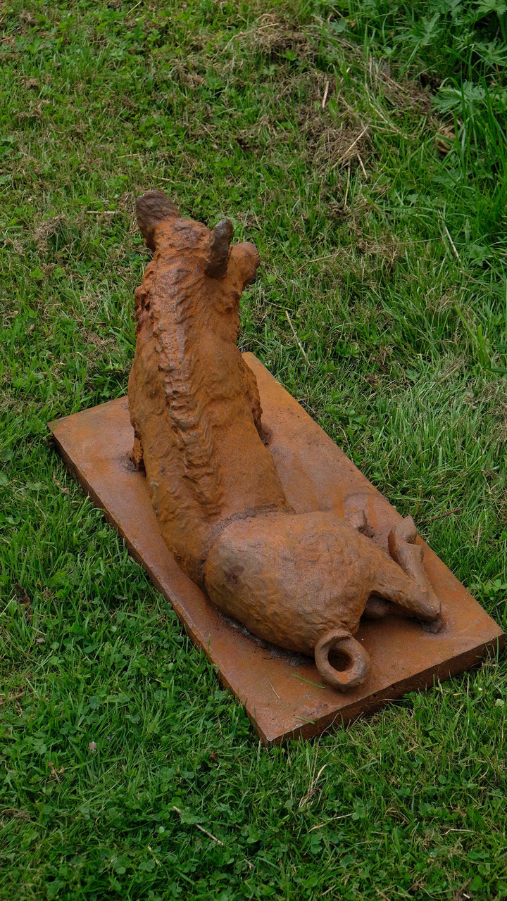 Cast Iron Sculpture of a Wild Boar Hunting Decoration Lying Wild Boar Statue Outdoor Animal Sculpture Cast Iron Sculpture Hunting Statue