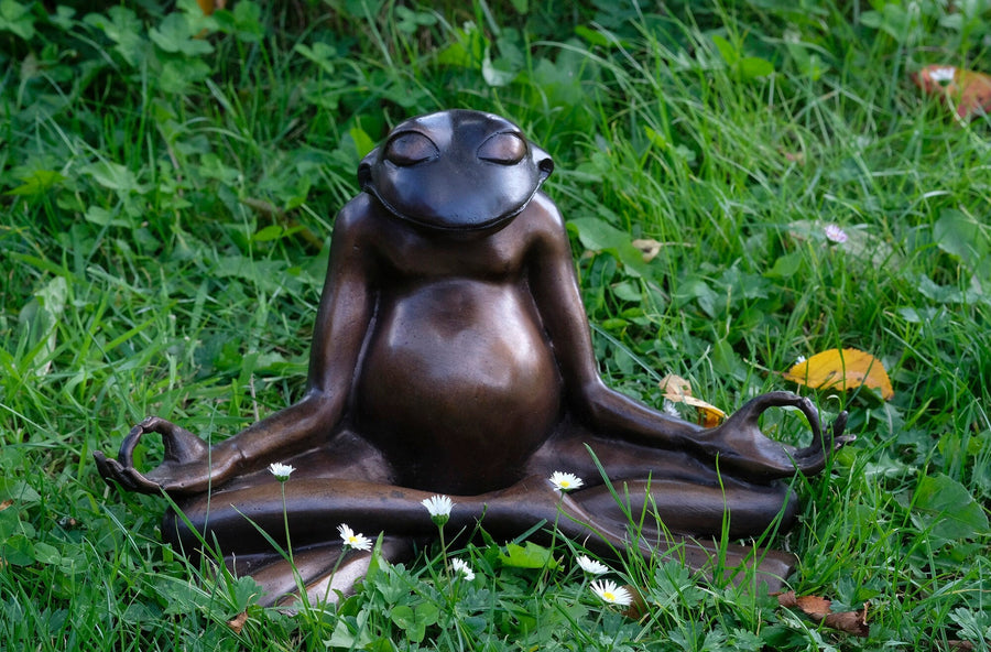 Bronze Sculpture of a Meditating Frog Outdoor Frog Sculpture Garden Decoration Frog Lovers Gift Bronze Frog Statue Yoga Sculpture Animal Art