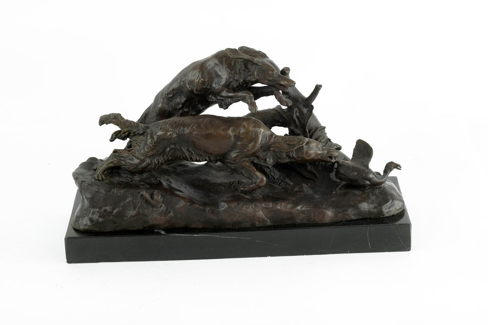 Bronze Sculpture of Hunting Hounds Chasing a Duck Hunting Decoration Hunting Dog Statue Wildlife Sculpture Bronze Hunting Dog Sculpture Mene