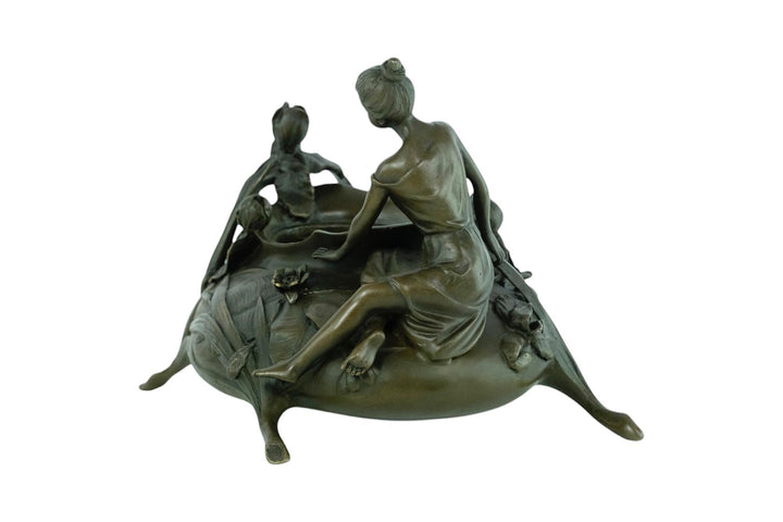 Bronze Planter with Female and Floral Decoration in Art Nouveau Style Bronze Videpoche French Decoration Bronze Planter Jugendstil Style Art