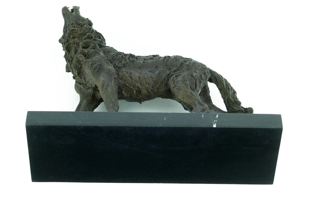 Bronze Sculpture of a Howling Wolf Animal Art Statue Bronze Wolf Sculpture Hunting Decoration Wolf Lovers Gift Bronze Animal Sculpture