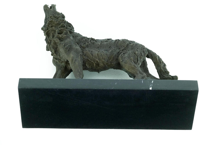 Bronze Sculpture of a Howling Wolf Animal Art Statue Bronze Wolf Sculpture Hunting Decoration Wolf Lovers Gift Bronze Animal Sculpture
